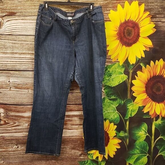 Venezia Women's bootcut stretch jean Pre-owned - Picture 1 of 6